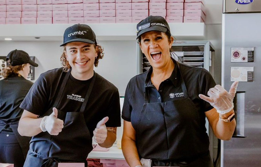 Crumbl Cookies Job